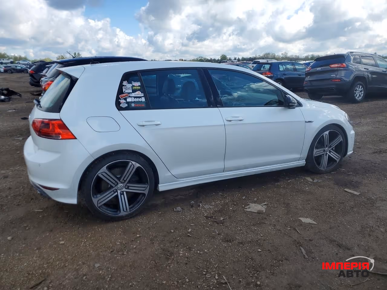 Volkswagen Golf R - фото 6