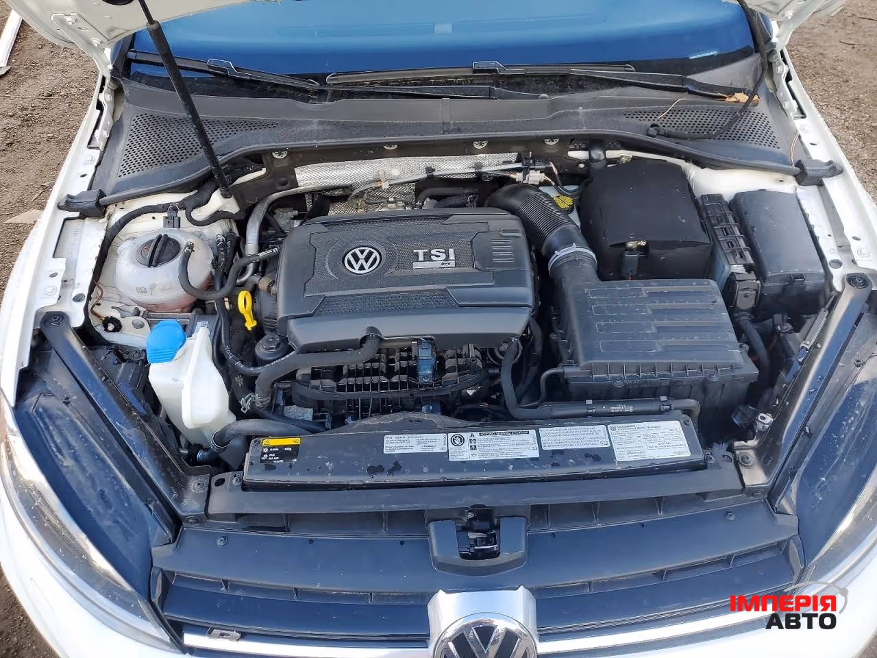 Volkswagen Golf R - фото 10
