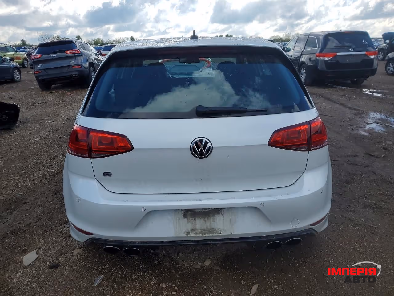 Volkswagen Golf R - фото 5
