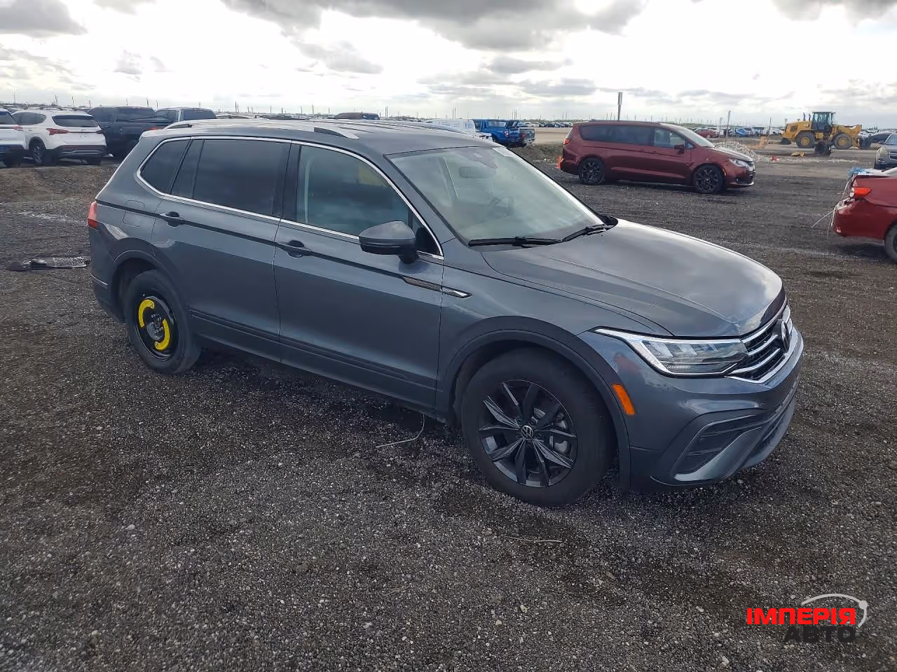 Volkswagen Tiguan - фото 2
