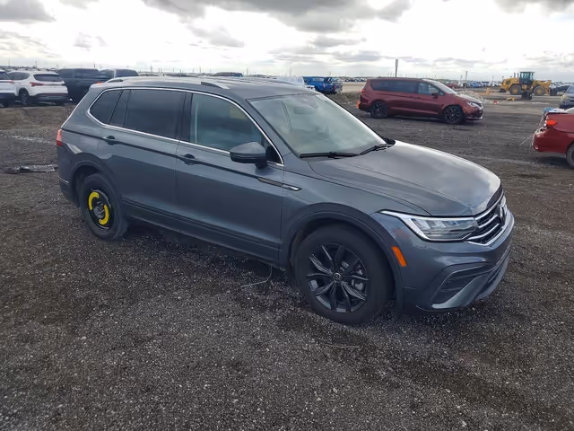 Volkswagen Tiguan - фото 2