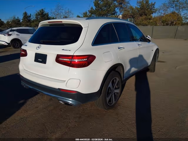 Mercedes-Benz GLC - фото 3