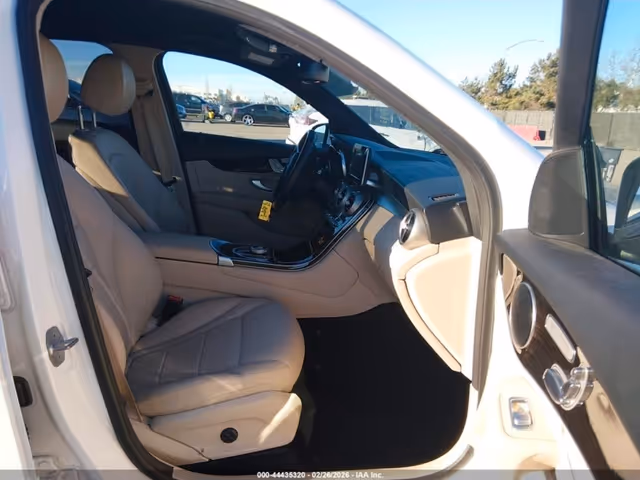 Mercedes-Benz GLC - фото 5