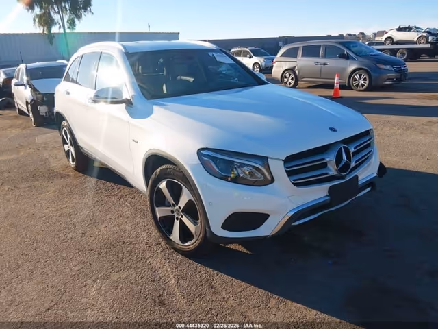 Mercedes-Benz GLC - фото 1