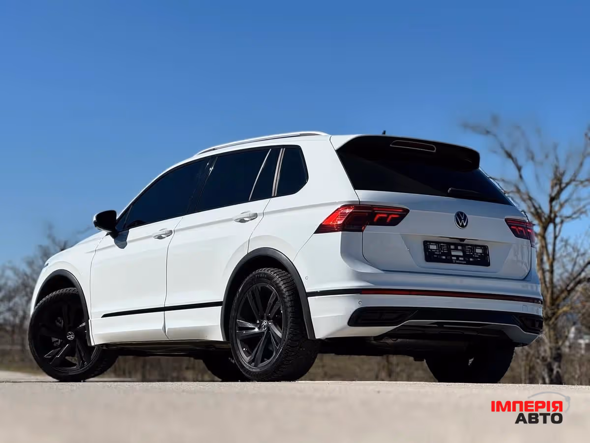Volkswagen Tiguan - фото 7