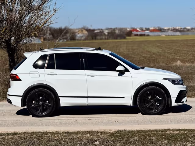 Volkswagen Tiguan - фото 5