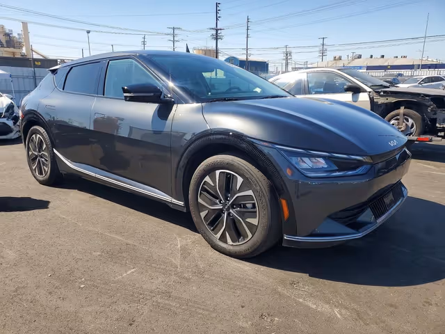 Kia EV6 - фото 2