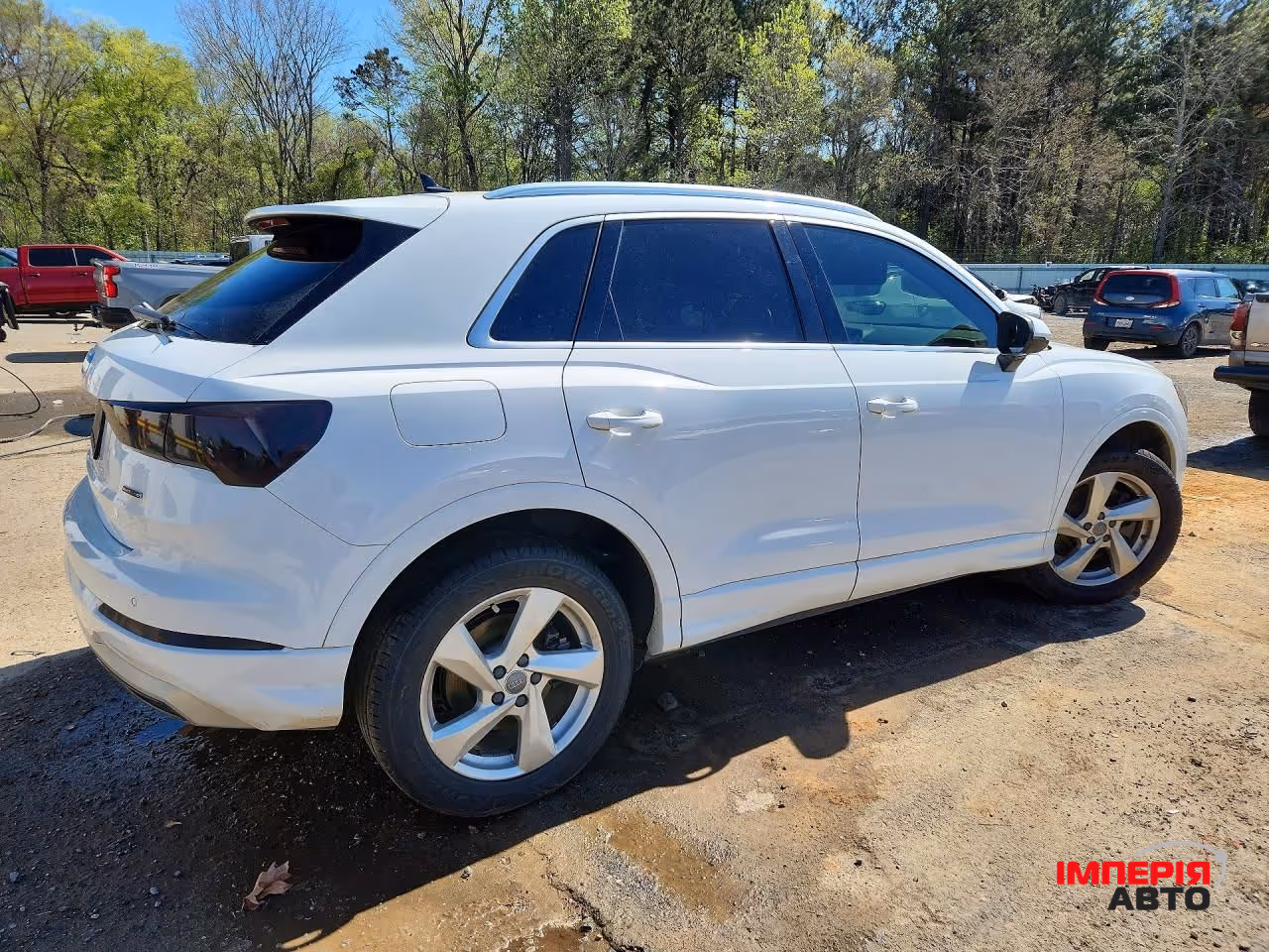 Audi Q3 - фото 6