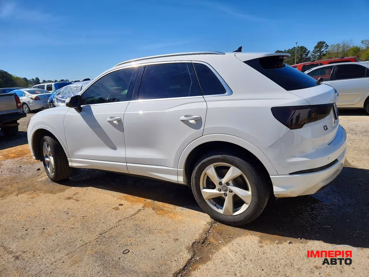 Audi Q3 - фото 4