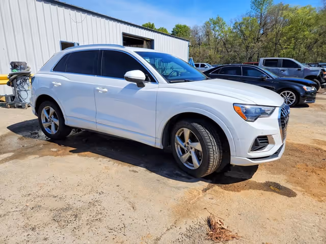 Audi Q3 - фото 2