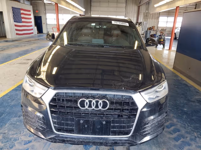 Audi Q3 - фото 1