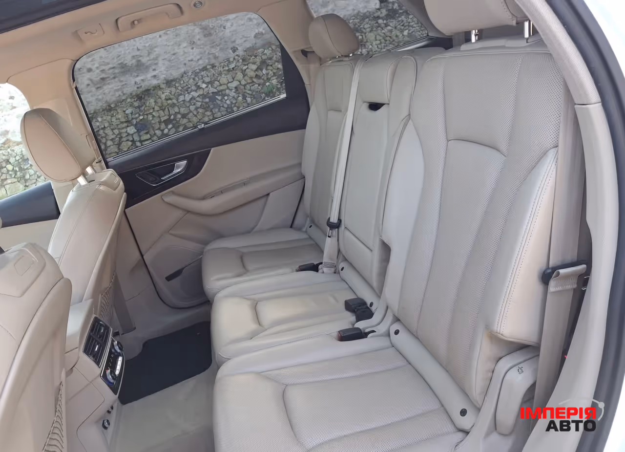 Audi Q7 - фото 15