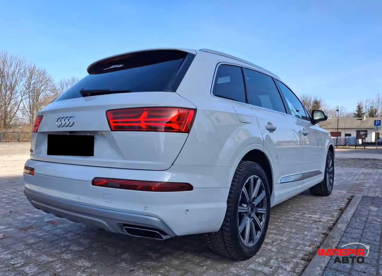 Audi Q7 - фото 5