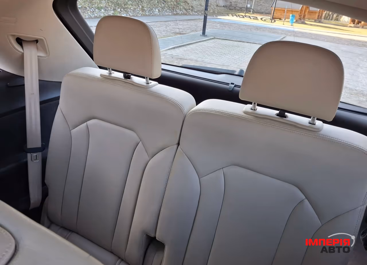 Audi Q7 - фото 17
