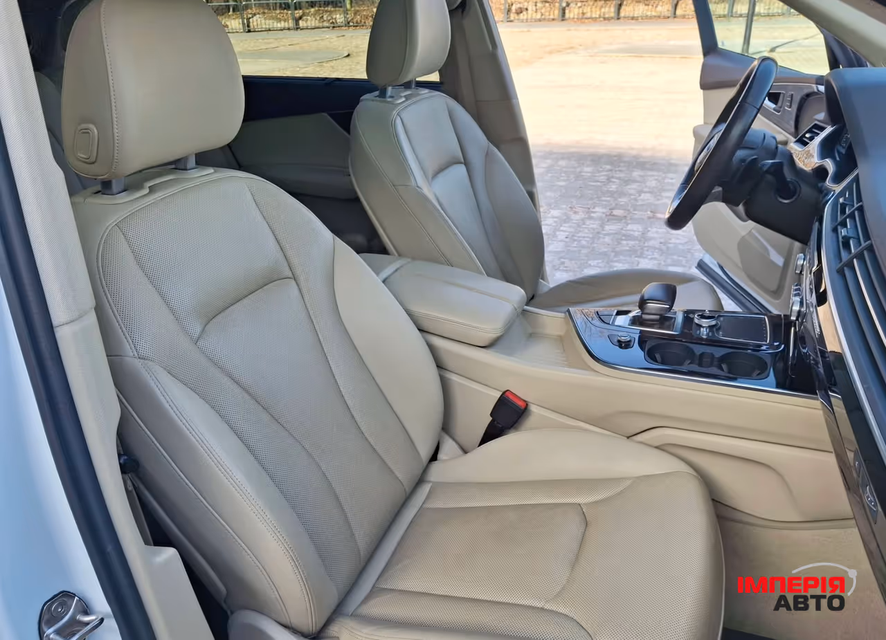 Audi Q7 - фото 18