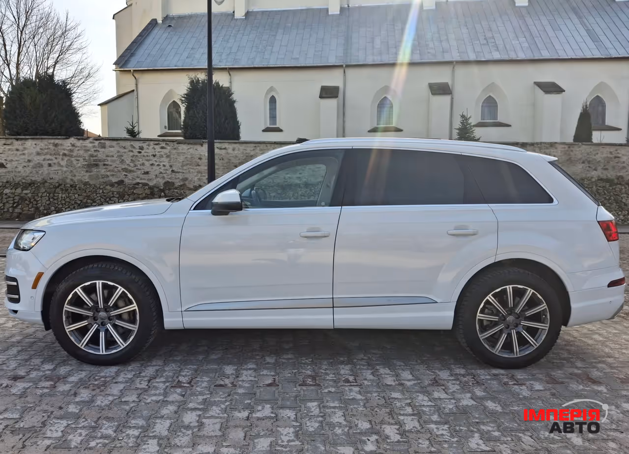 Audi Q7 - фото 8