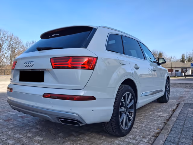 Audi Q7 - фото 5