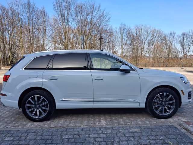 Audi Q7 - фото 4