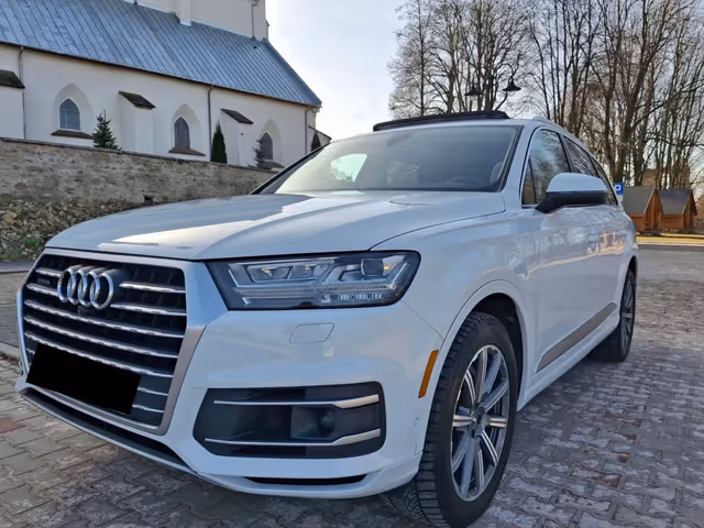 Audi Q7 - фото 1