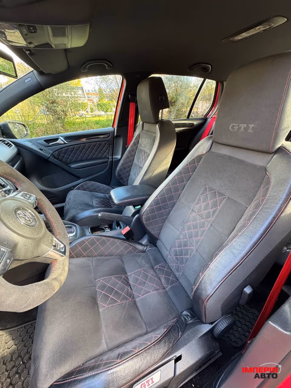 Volkswagen Golf GTI - фото 9