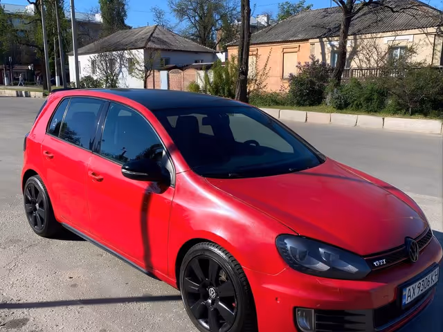 Volkswagen Golf GTI - фото 3
