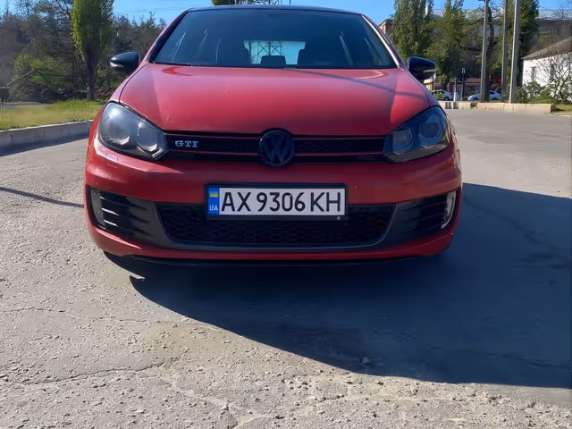 Volkswagen Golf GTI - фото 2