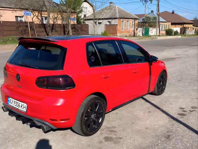 Volkswagen Golf GTI - фото 5