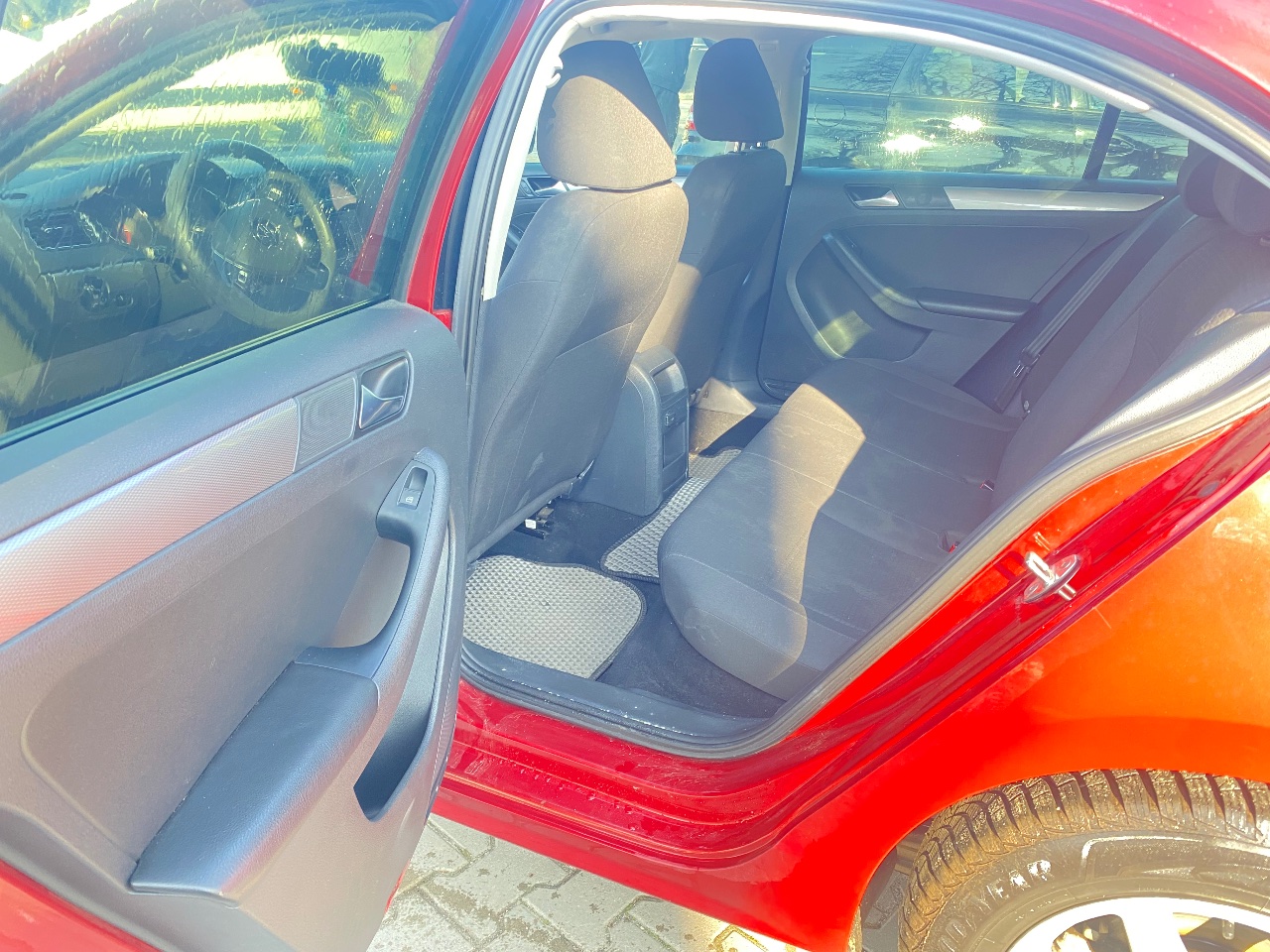 Volkswagen Jetta - фото 8