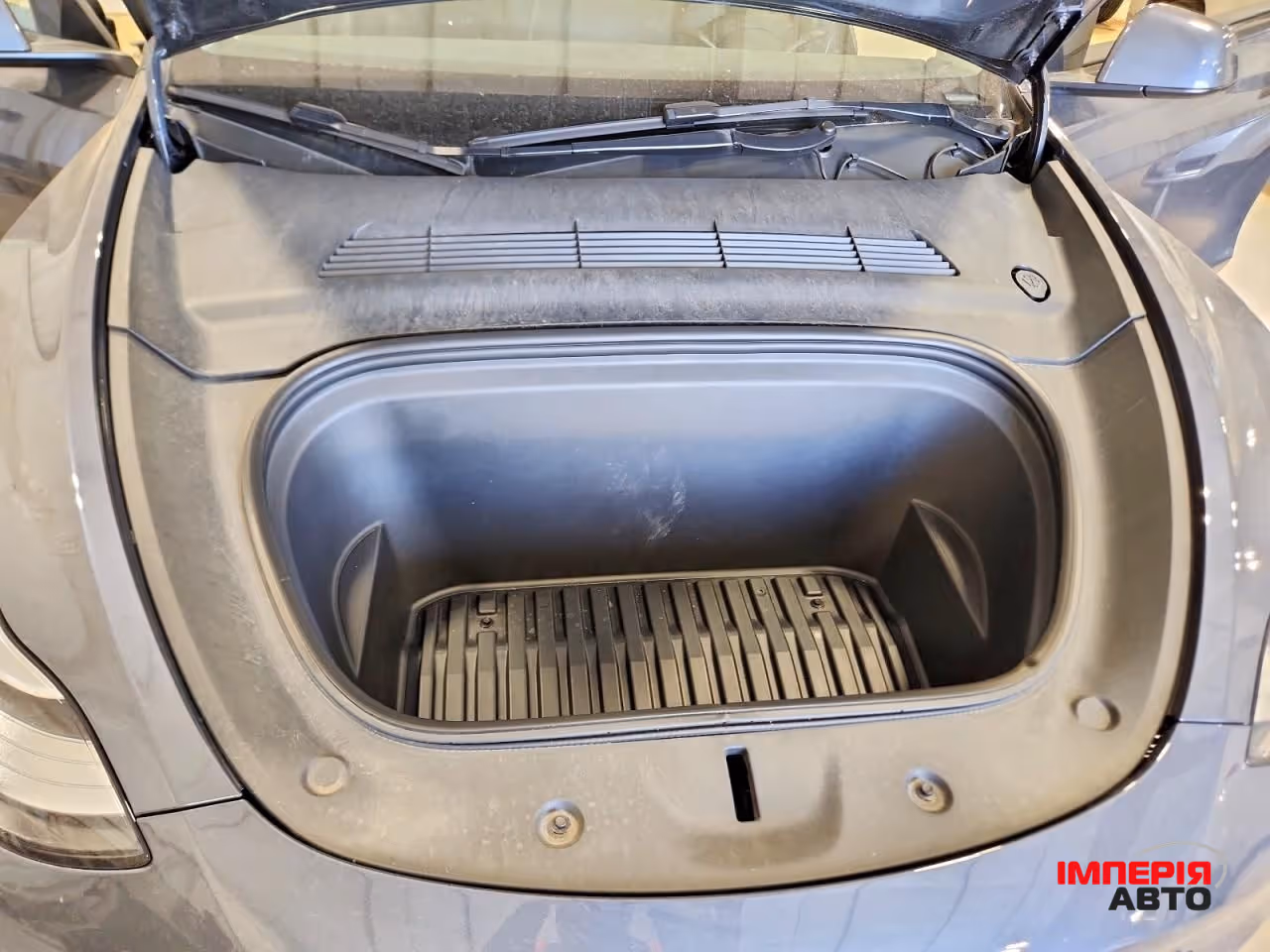 Tesla Model Y - фото 12