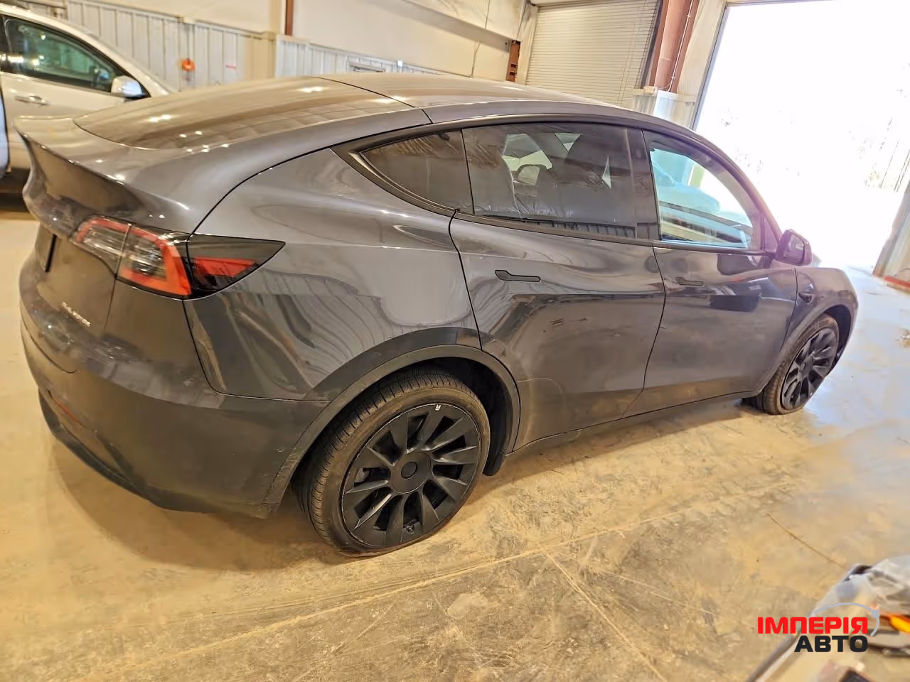 Tesla Model Y - фото 3