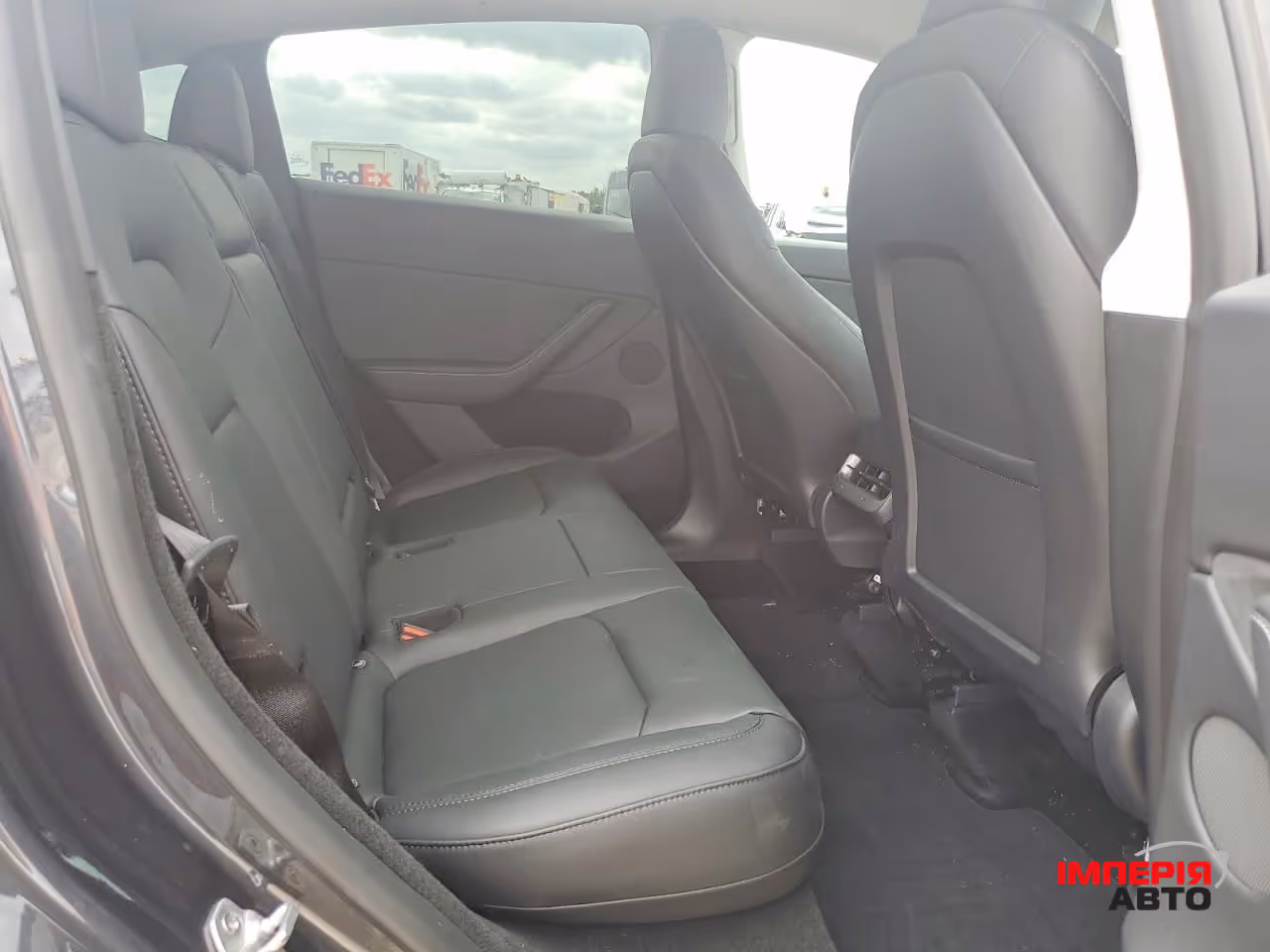 Tesla Model Y - фото 10