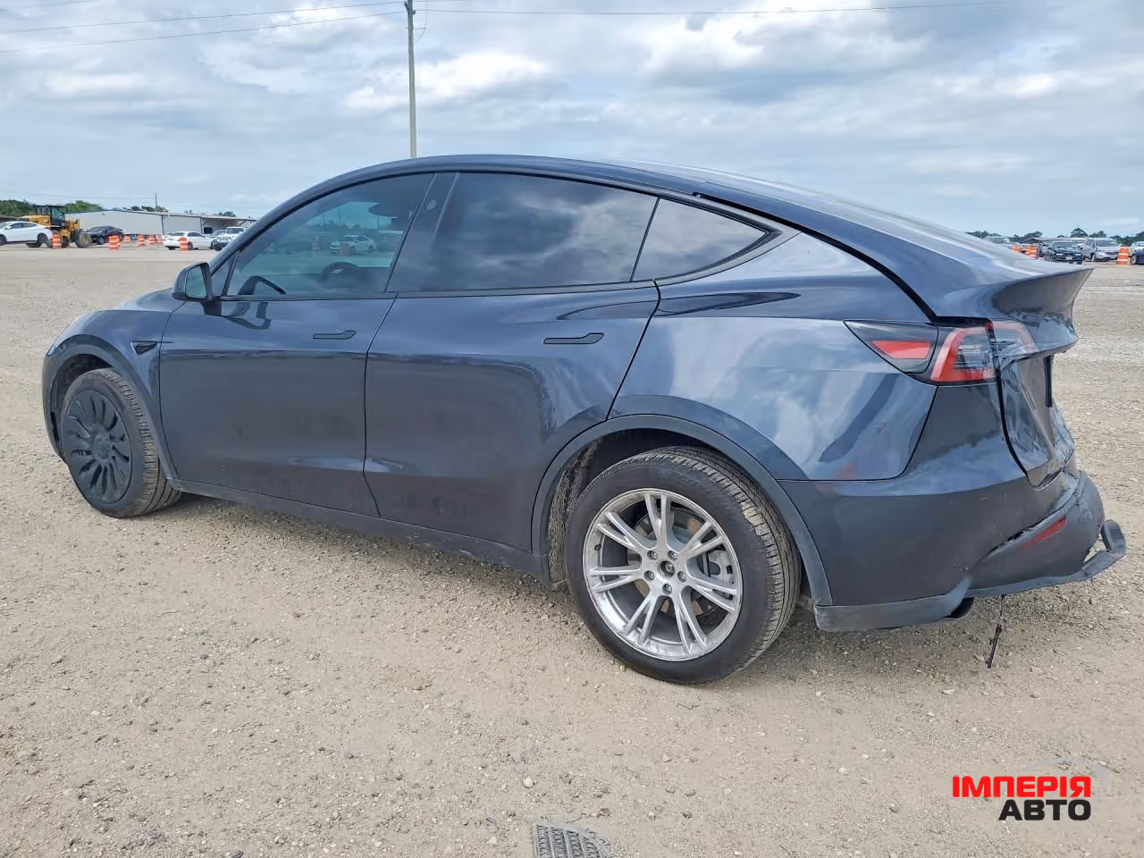 Tesla Model Y - фото 2