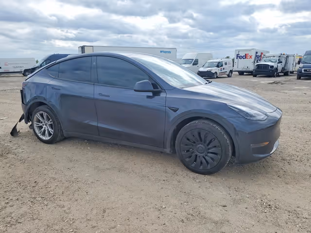 Tesla Model Y - фото 4
