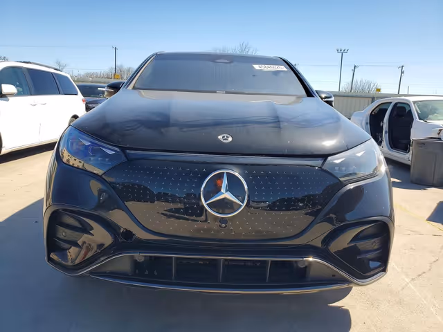 Mercedes-Benz EQS SUV - фото 1