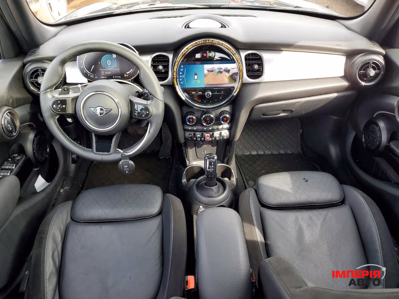 Mini Hatch - фото 1