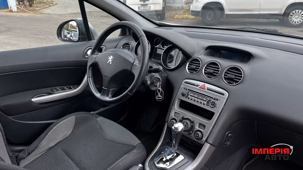Peugeot 308 - фото 6