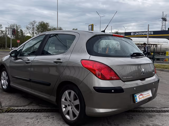 Peugeot 308 - фото 2