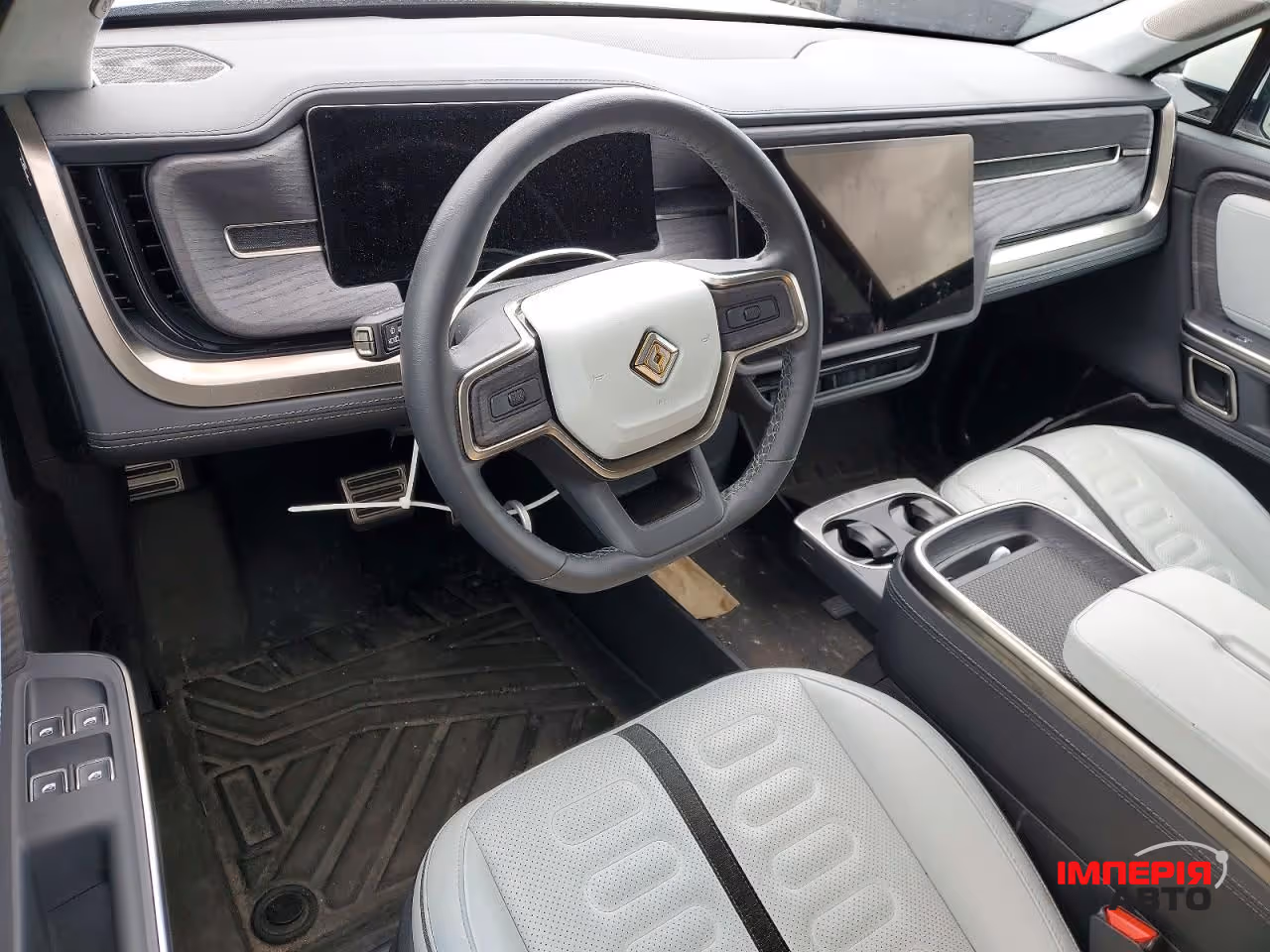 Rivian R1S - фото 7