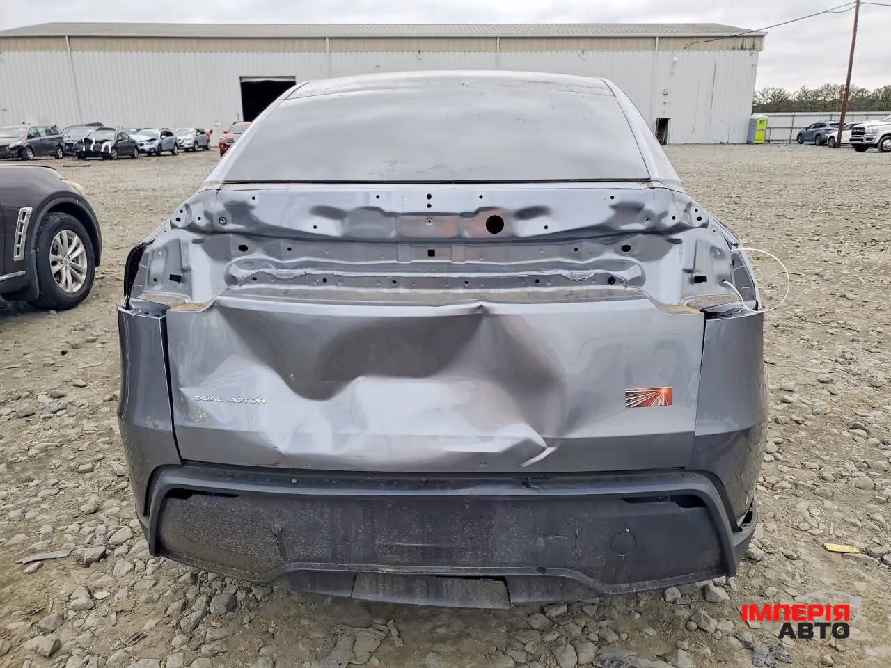 Tesla Model Y - фото 6