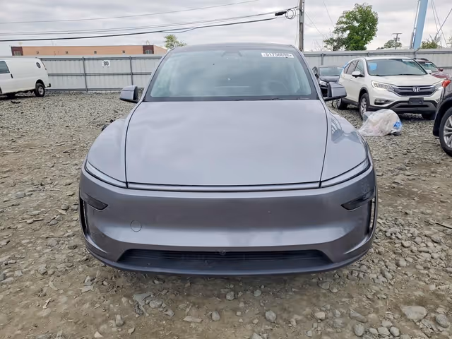 Tesla Model Y - фото 5