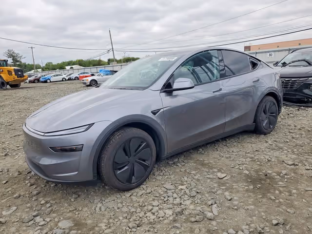 Tesla Model Y - фото 1
