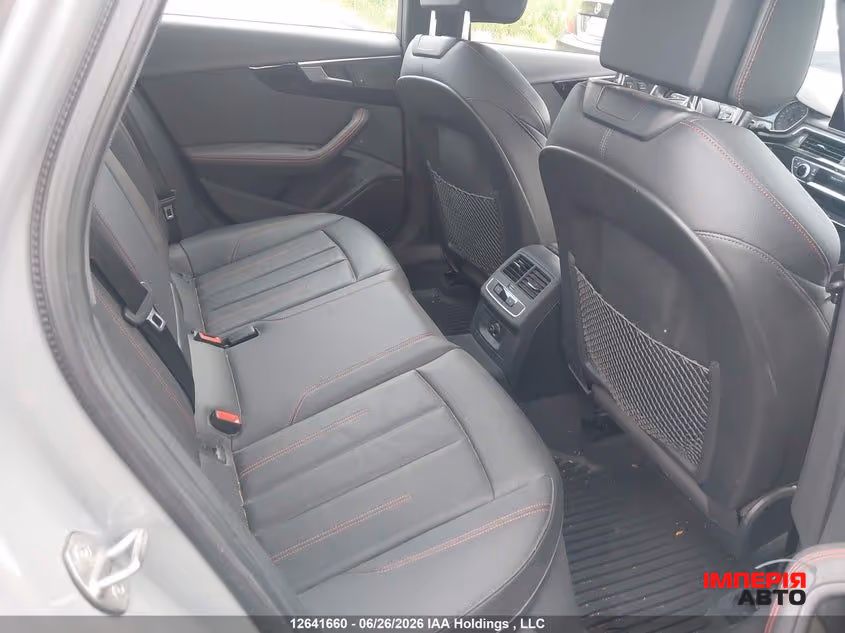 Audi A4 - фото 8
