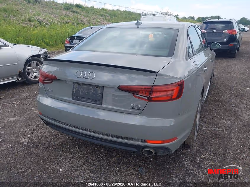 Audi A4 - фото 3