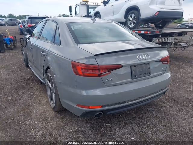 Audi A4 - фото 5