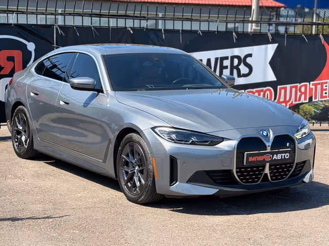 BMW i4 - фото 3