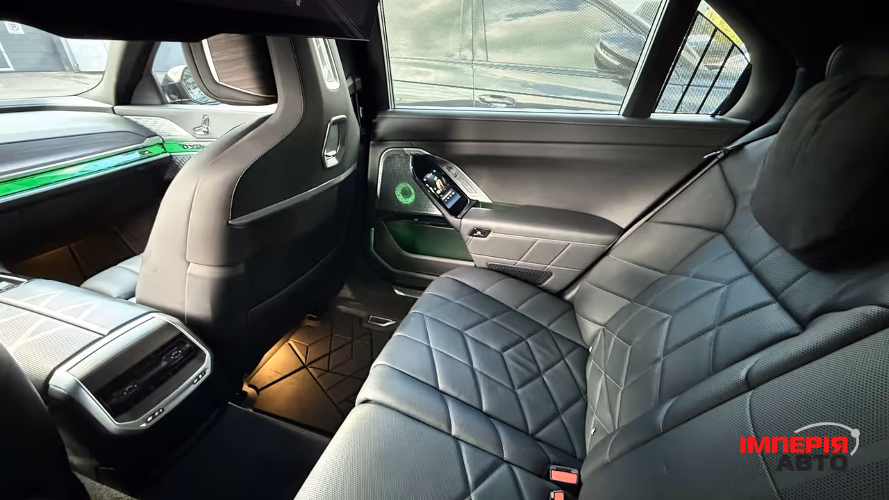 BMW i7 - фото 18