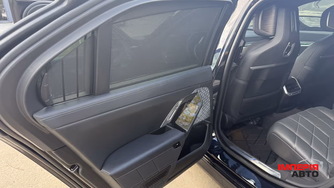 BMW i7 - фото 11
