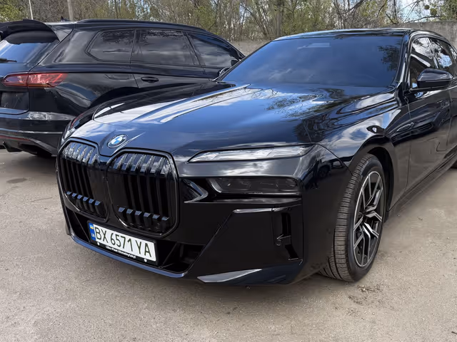 BMW i7 - фото 2