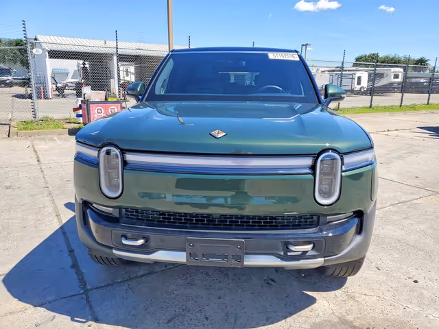 Rivian R1S - зображення 5