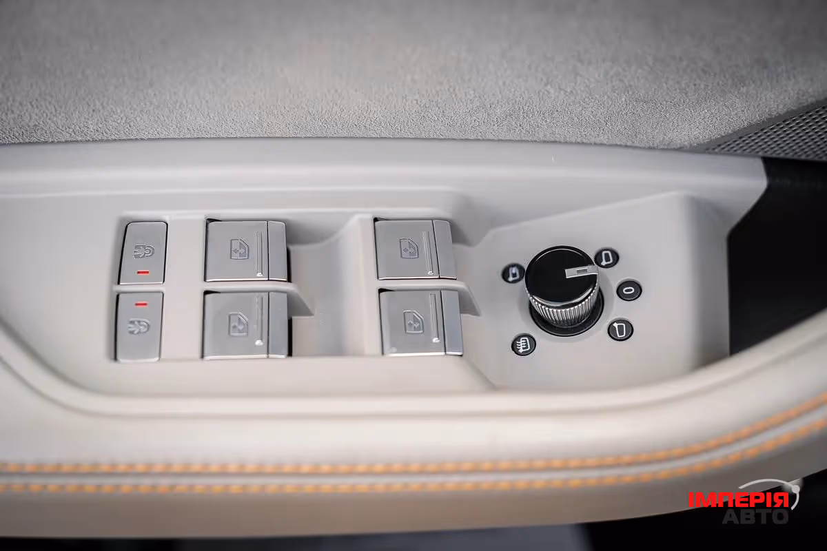 Audi e-tron - фото 16